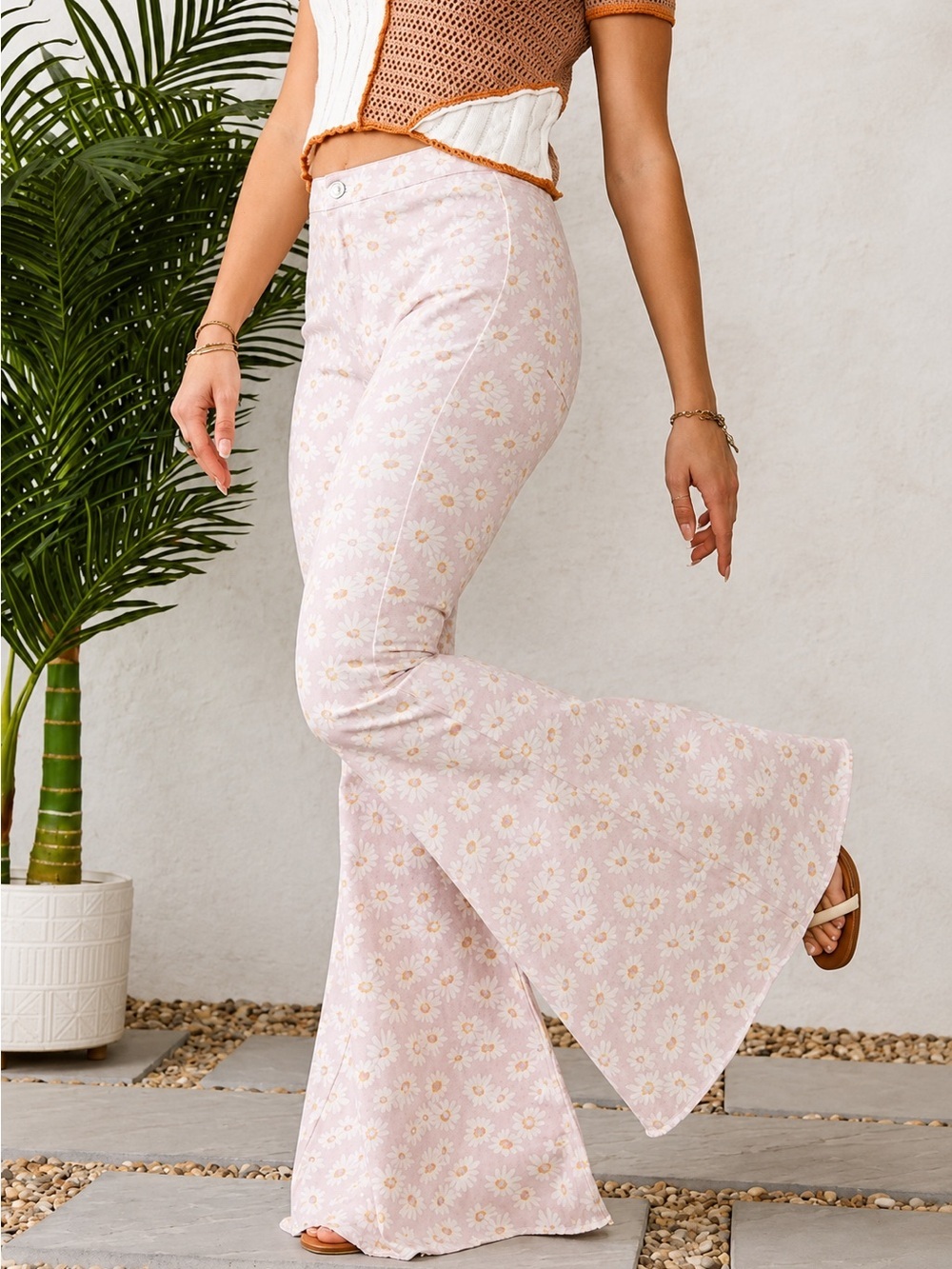 Vestique lavender daisy flare jeans, medium